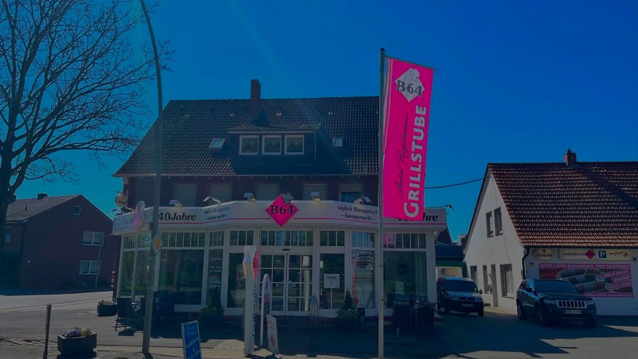 Außenansicht der Grillstube zur B64 am August-Wessing-Damm 65 in Warendorf